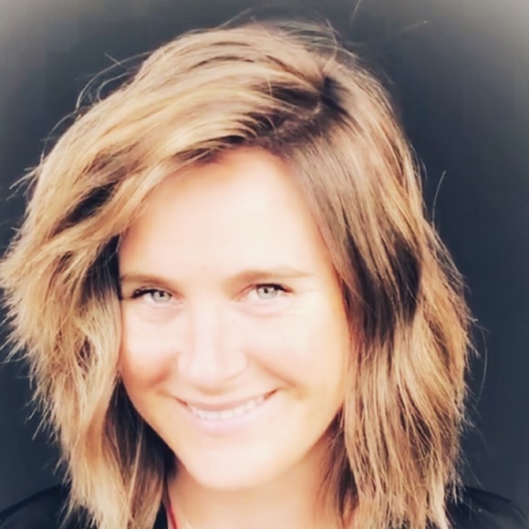 Meet your Posher, Elana - Picture 1 of 1